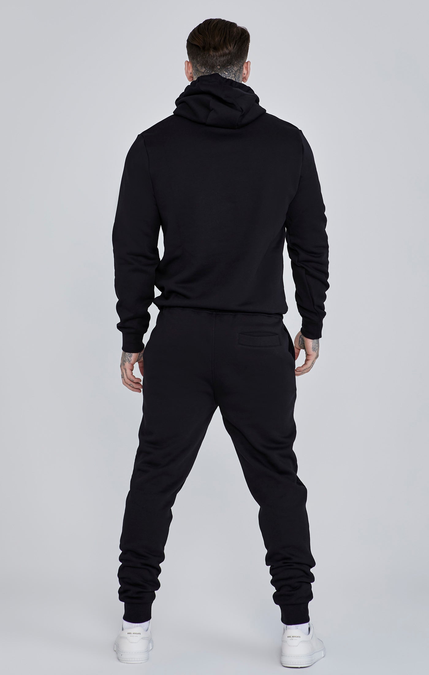 Laad de afbeelding in de Galerij viewer, Essentials - Zwarte sweater met capuchon (4)