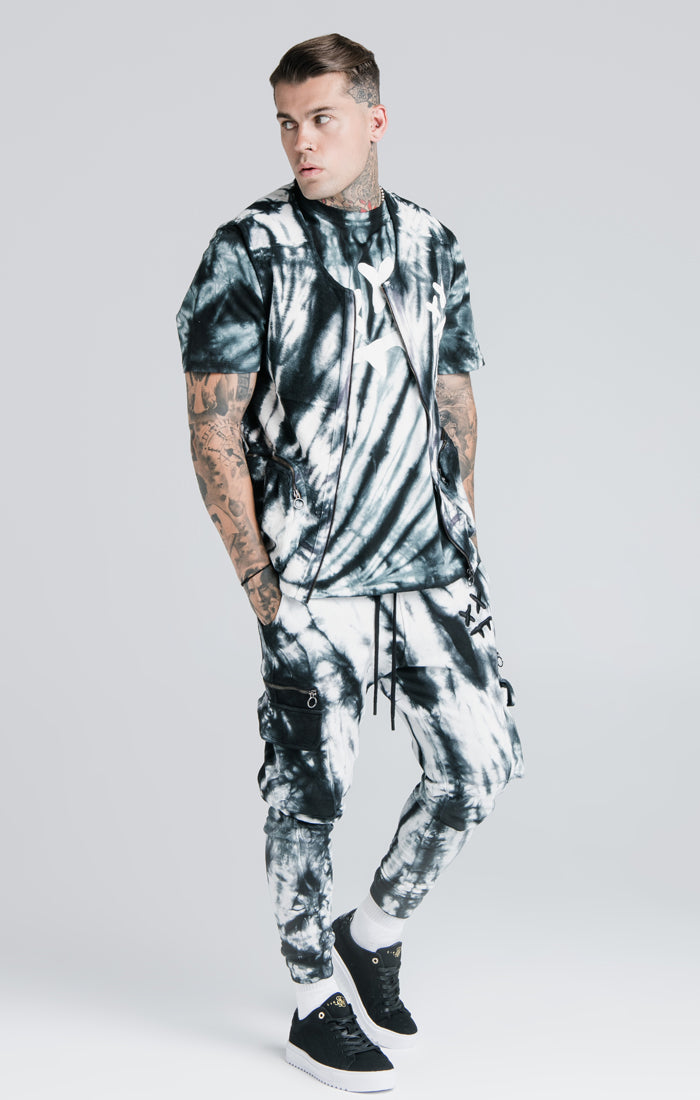 Laad de afbeelding in de Galerij viewer, SikSilk X Steve Aoki Utility Vest - Black &amp; White Ink Tie Dye (1)