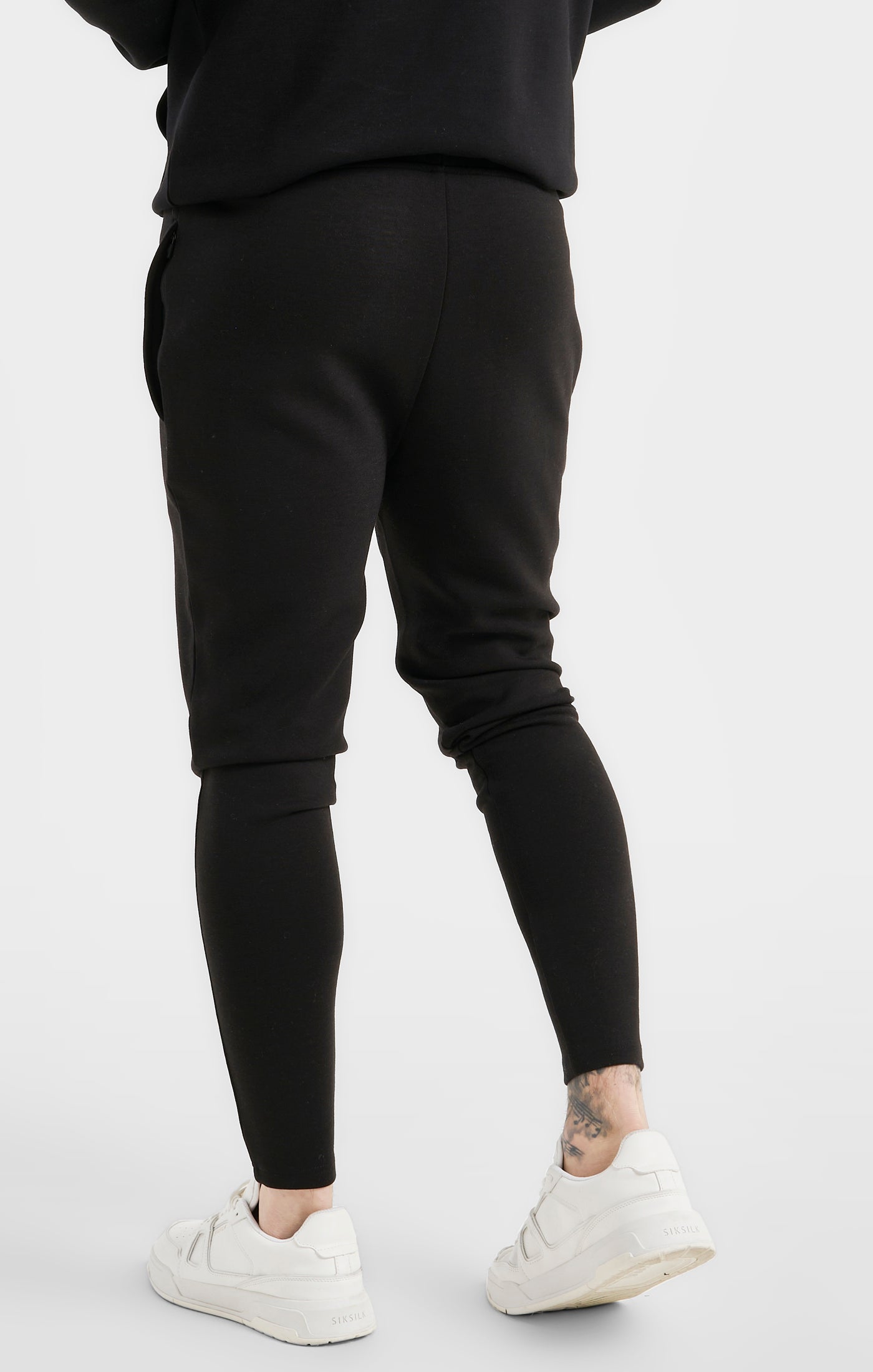 Laad de afbeelding in de Galerij viewer, Black Sports Performance Fabric Muscle Pant (3)