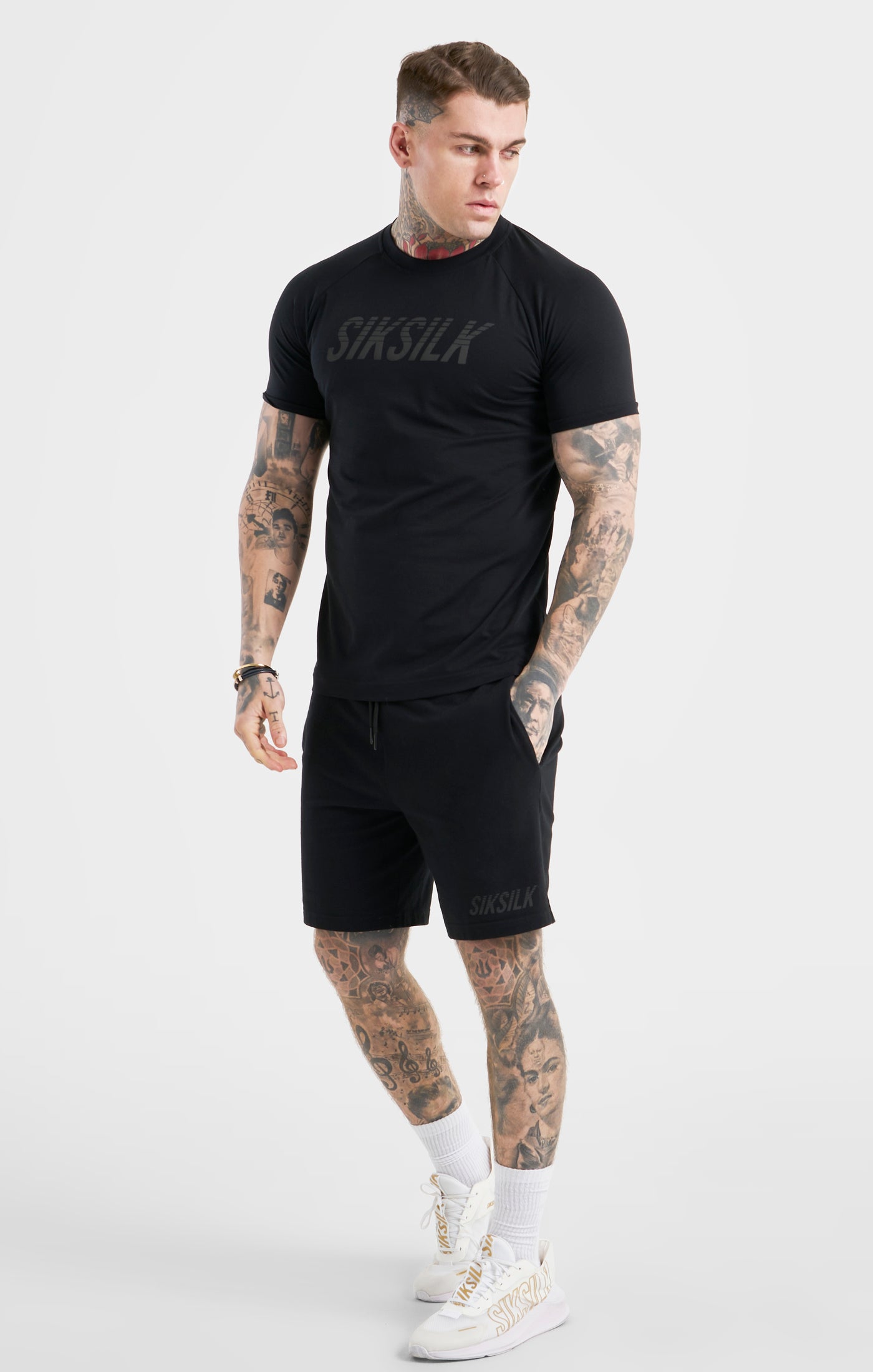 Laad de afbeelding in de Galerij viewer, Black Sports Short Sleeve T-Shirt (3)