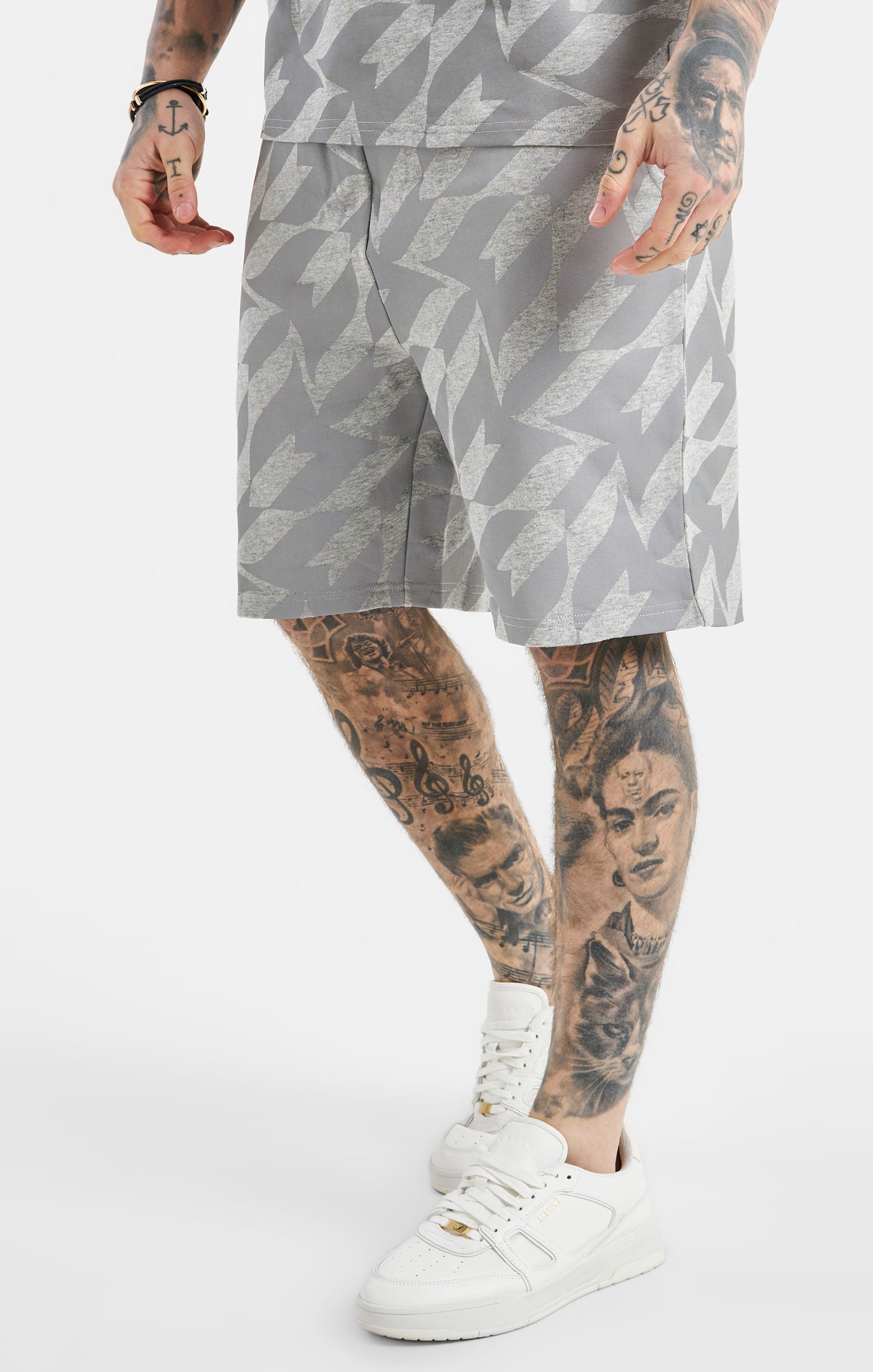 Laad de afbeelding in de Galerij viewer, Messi x SikSilk Silver Print Shorts - Grey Marl