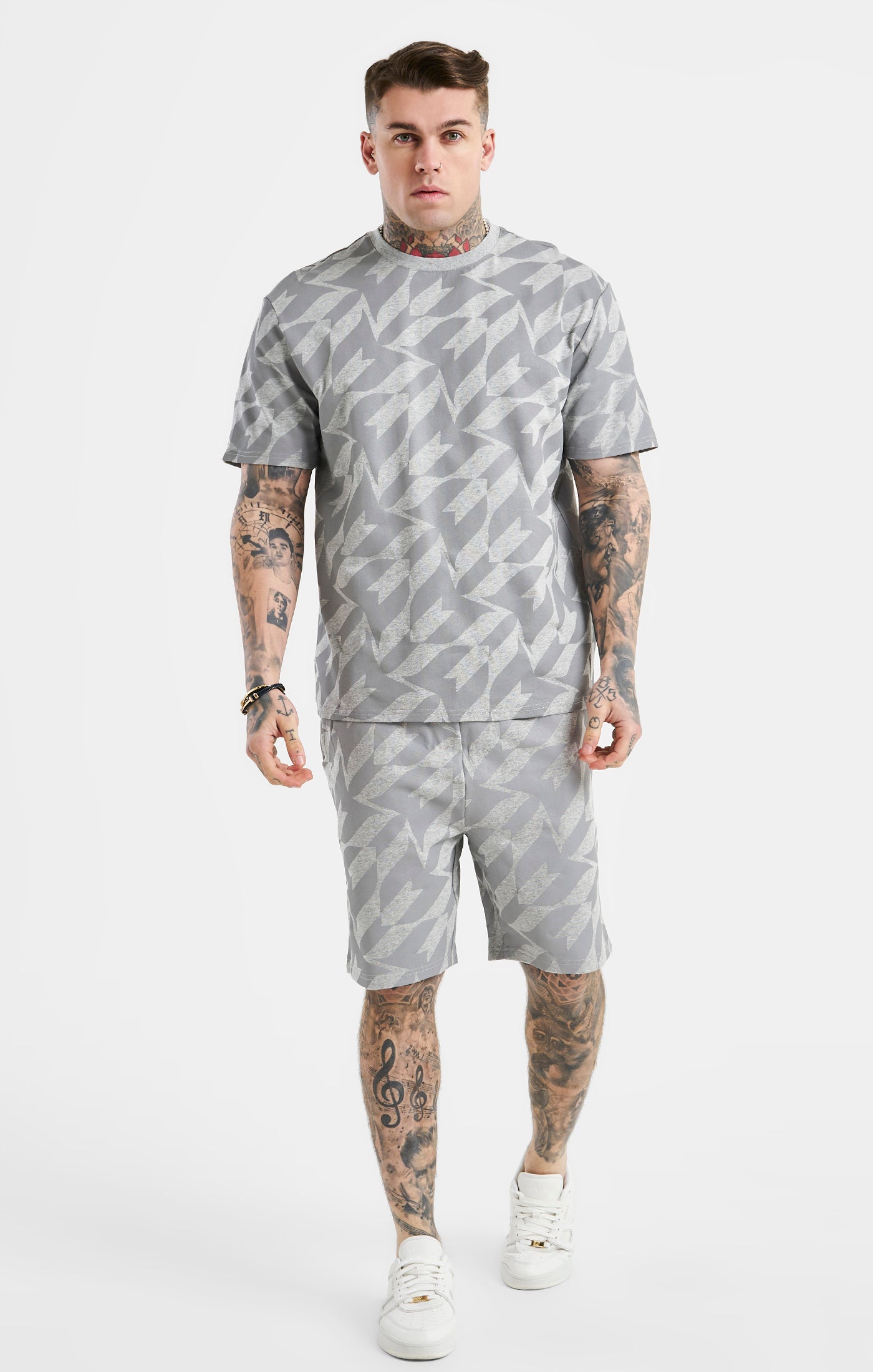 Laad de afbeelding in de Galerij viewer, Messi x SikSilk Silver Print Shorts - Grey Marl (2)