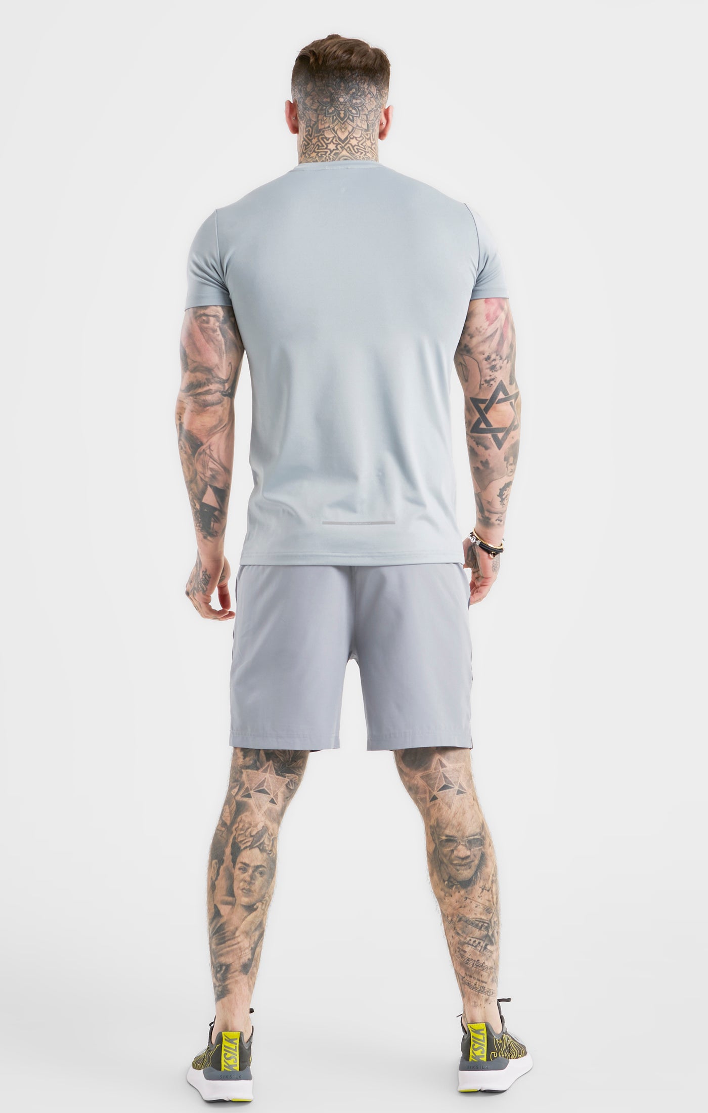 Laad de afbeelding in de Galerij viewer, Grey Sports Poly T-Shirt (4)
