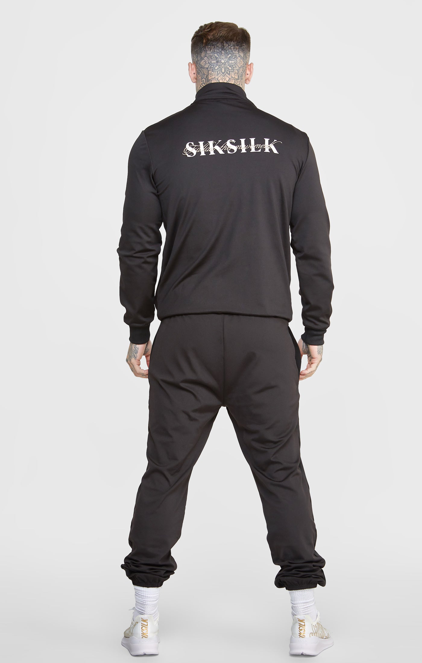 Laad de afbeelding in de Galerij viewer, SikSilk Zonal - Zwarte sweater met trechterhals en volledige ritssluiting (4)