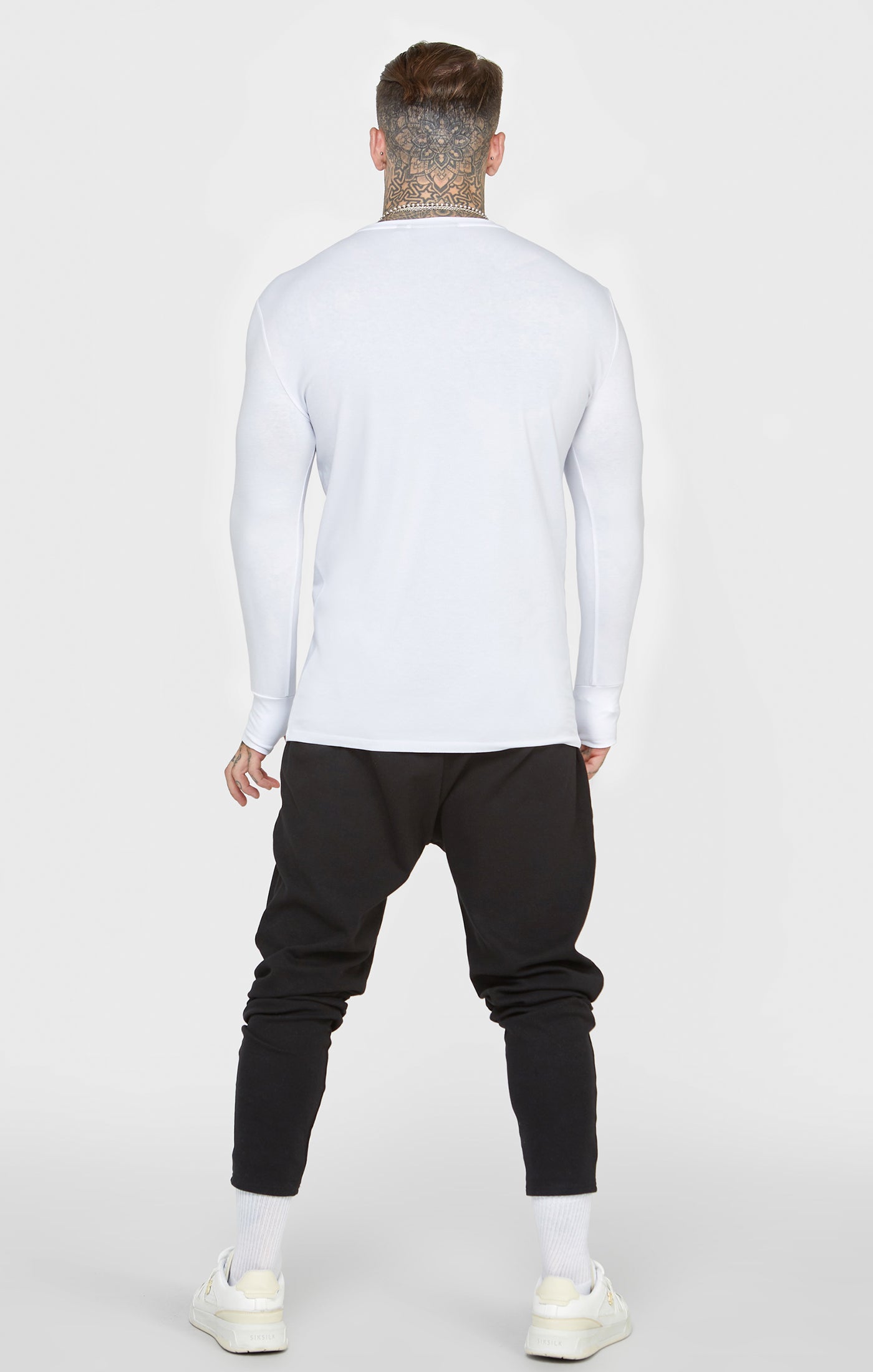 Laad de afbeelding in de Galerij viewer, White Long Sleeve Muscle Fit T-Shirt (4)