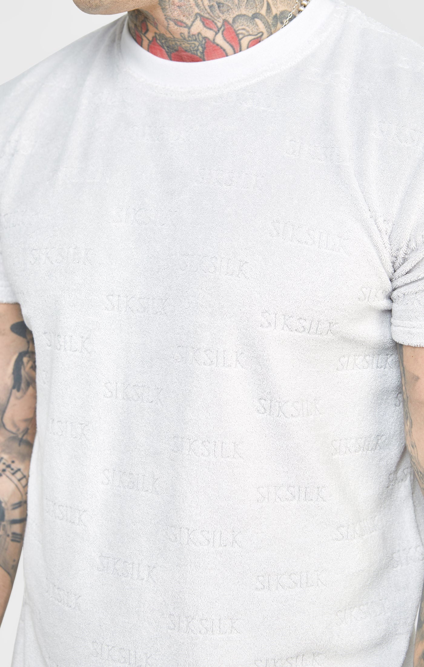 Laad de afbeelding in de Galerij viewer, Grey Repeat Logo Towelling T-Shirt (1)