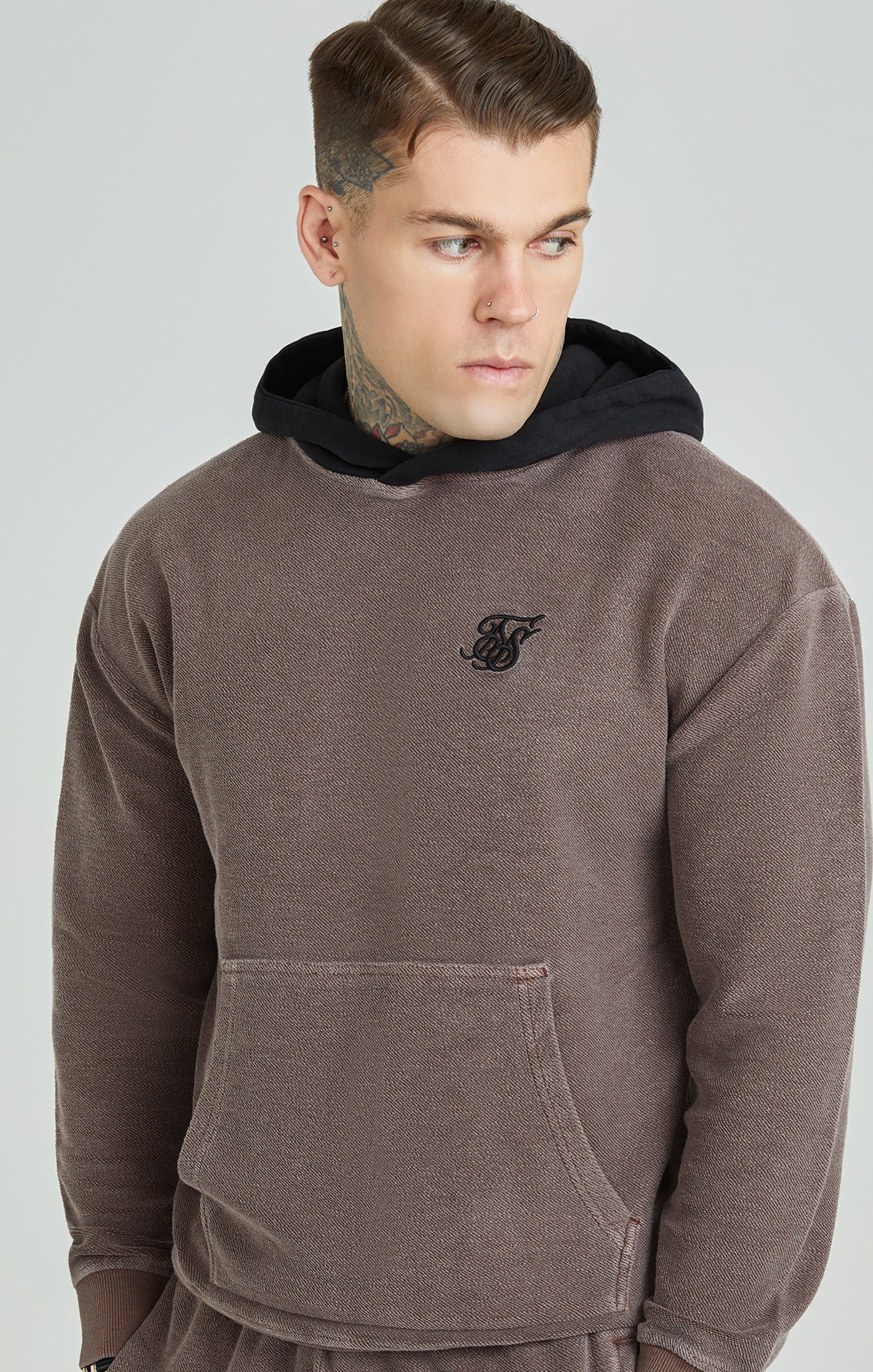 Laad de afbeelding in de Galerij viewer, Zware, bruin verwassen oversized sweater in loopback-stof met capuchon