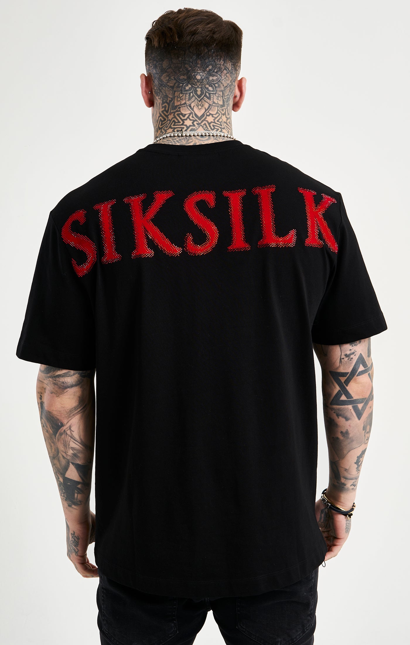 Laad de afbeelding in de Galerij viewer, SikSilk Losvallend T-shirt met Bergkristallen - Zwart (2)