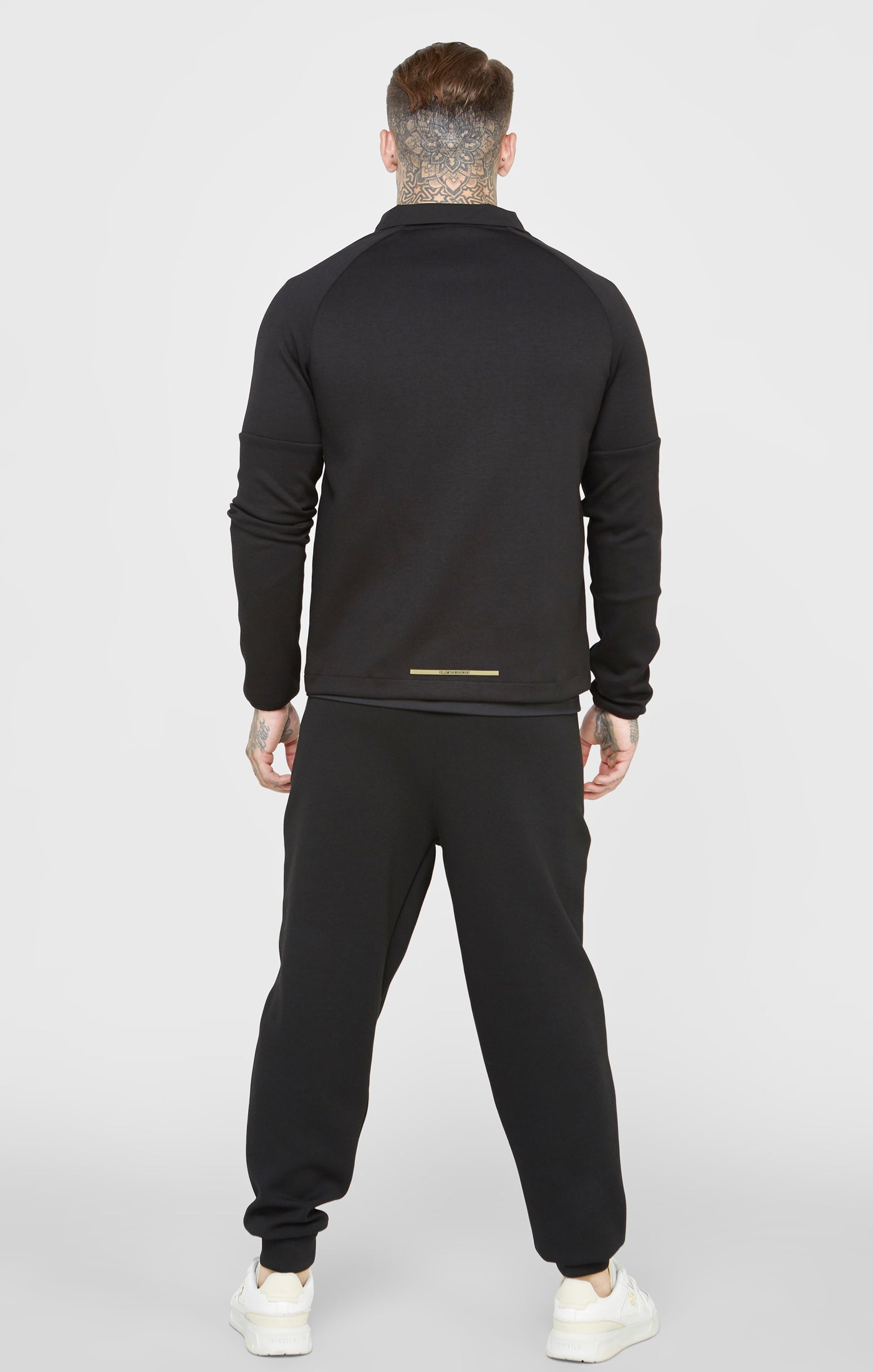 Laad de afbeelding in de Galerij viewer, Zwarte sportieve sweater met volledige ritssluiting (4)
