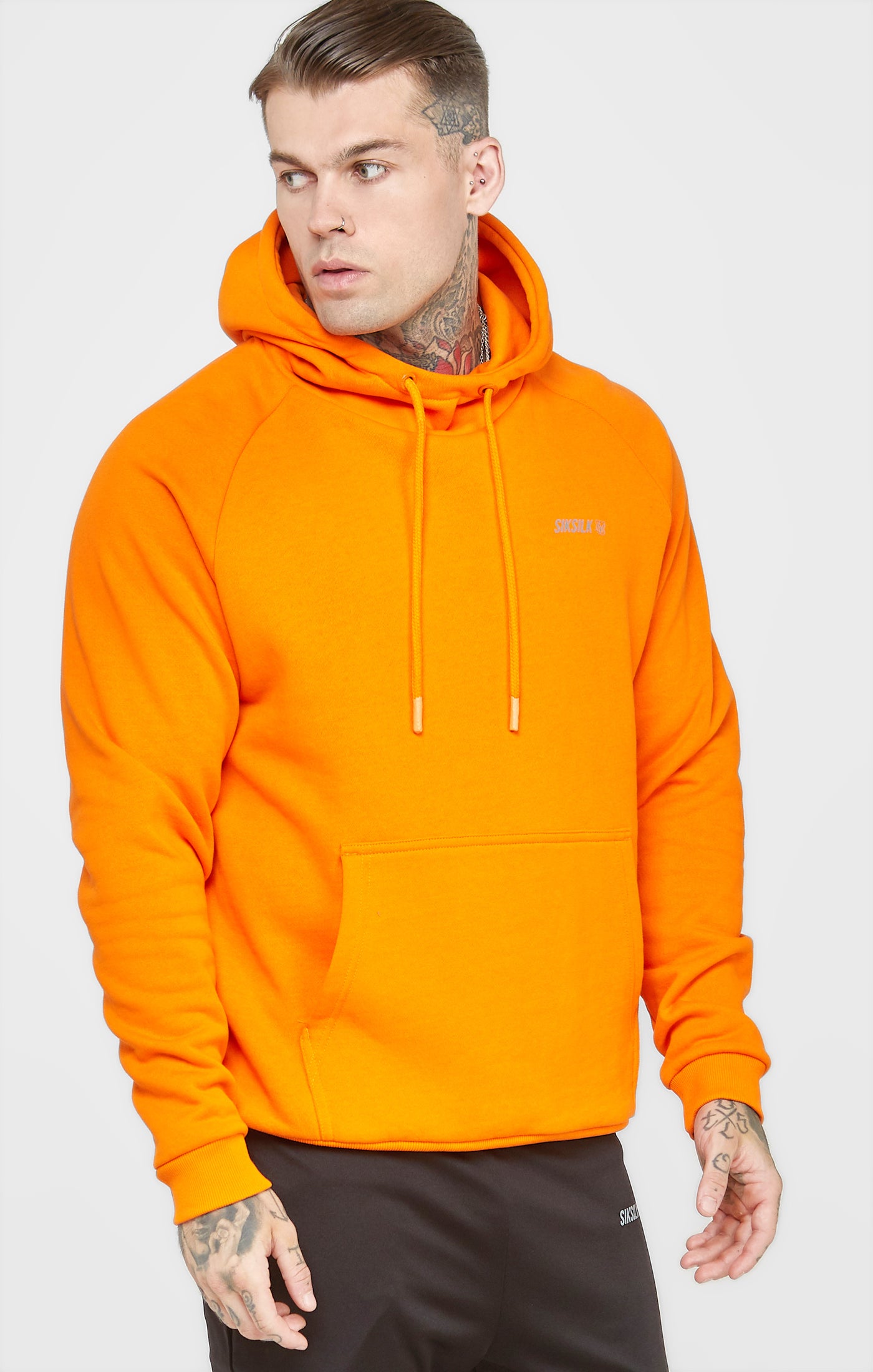 Laad de afbeelding in de Galerij viewer, Oranje sportieve sweater met capuchon