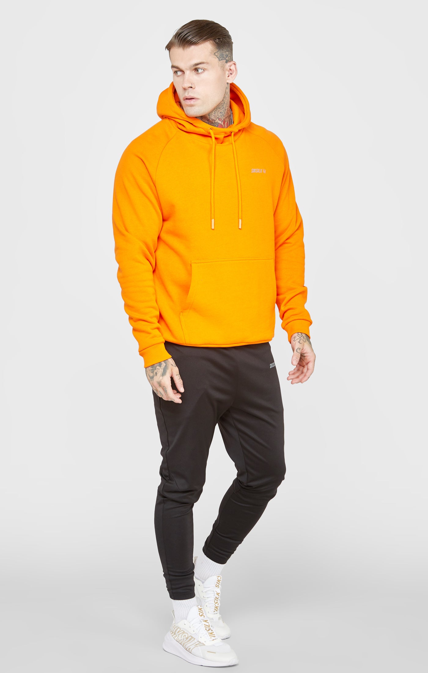 Laad de afbeelding in de Galerij viewer, Oranje sportieve sweater met capuchon (3)