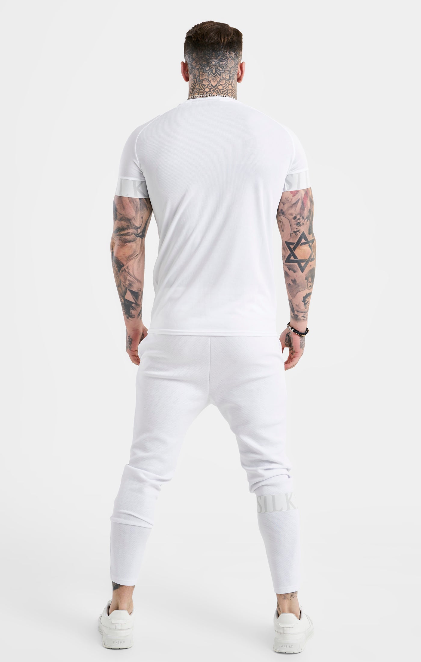 Laad de afbeelding in de Galerij viewer, SikSilk Dynamic Tech T-Shirt - White (4)