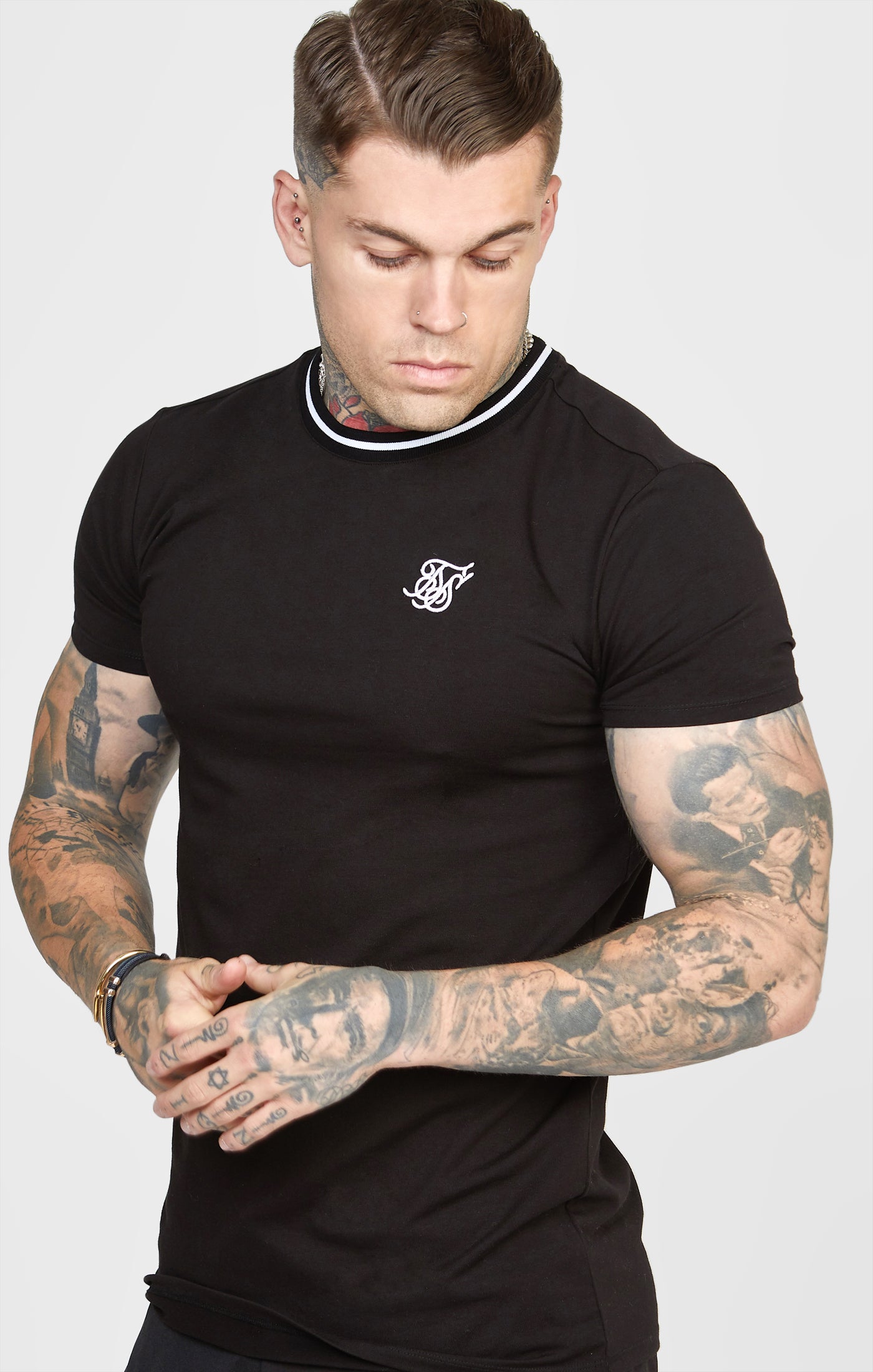 Laad de afbeelding in de Galerij viewer, Black Gym Fit T-Shirt W Yarn Dyed Rib