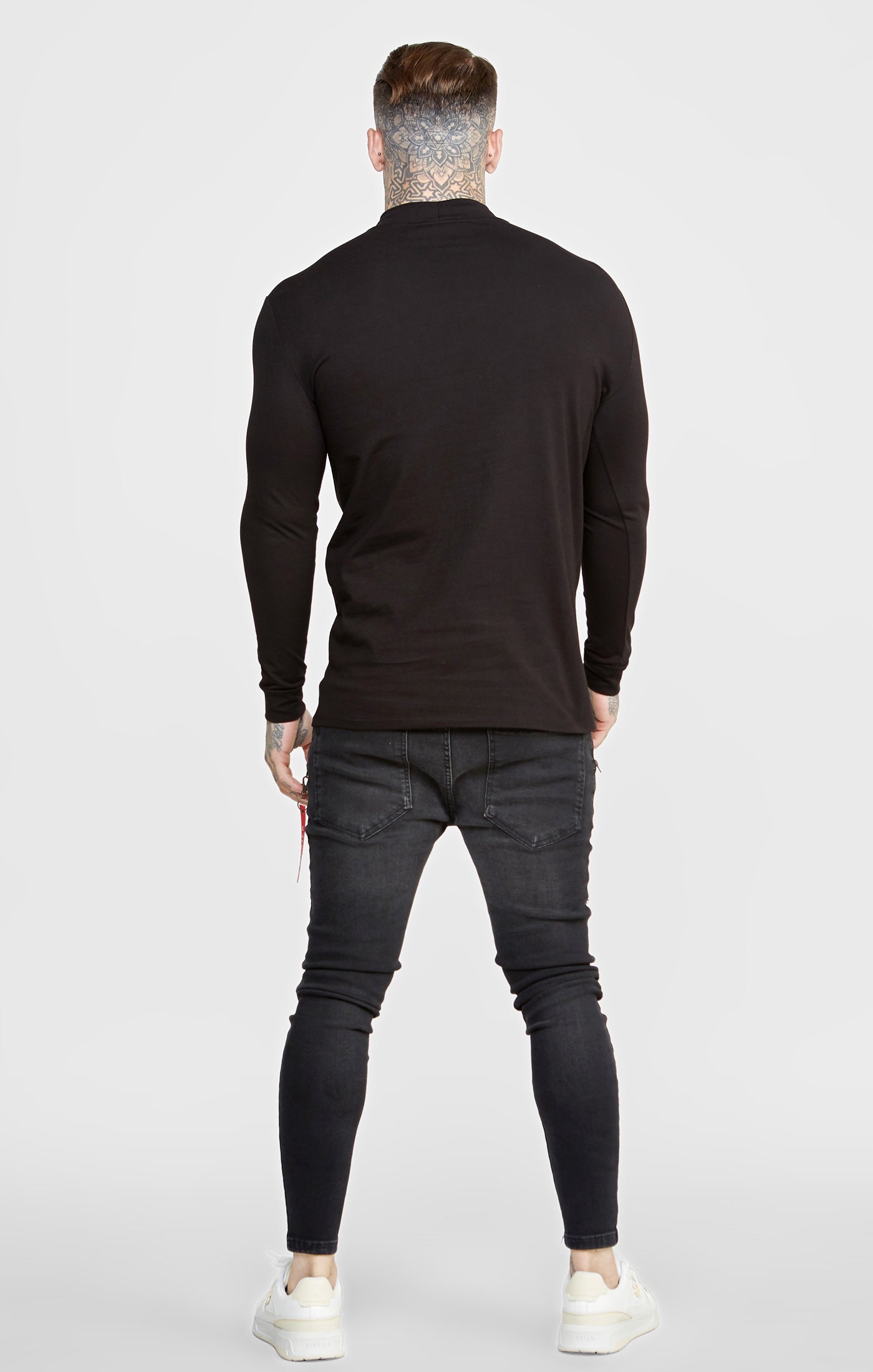 Laad de afbeelding in de Galerij viewer, Black Twin Pack Long Sleeve High Neck Muscle Fit T-Shirt (4)