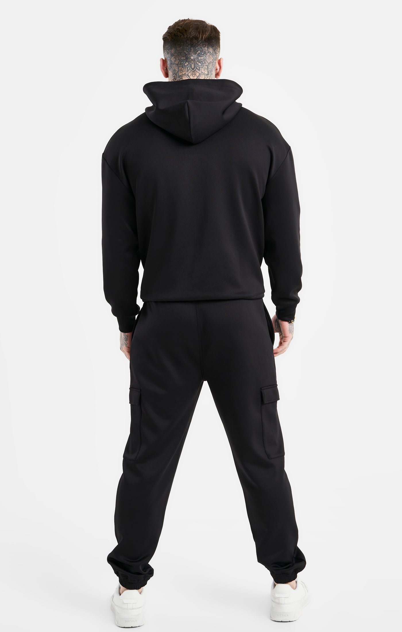 Laad de afbeelding in de Galerij viewer, Zwarte joggingbroek van polyester in cargostijl (4)