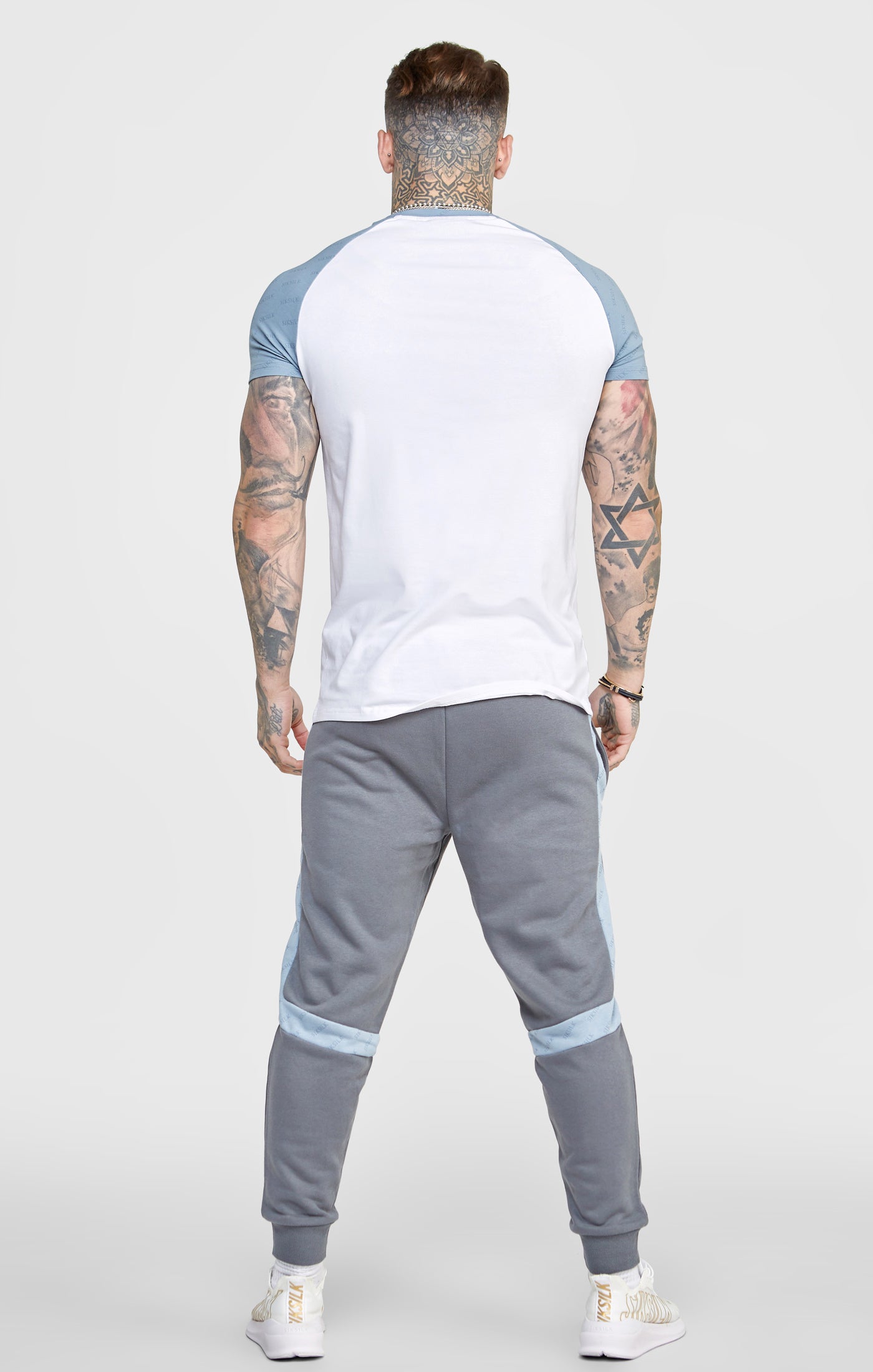 Laad de afbeelding in de Galerij viewer, White Colour Block Muscle Fit T-Shirt (4)