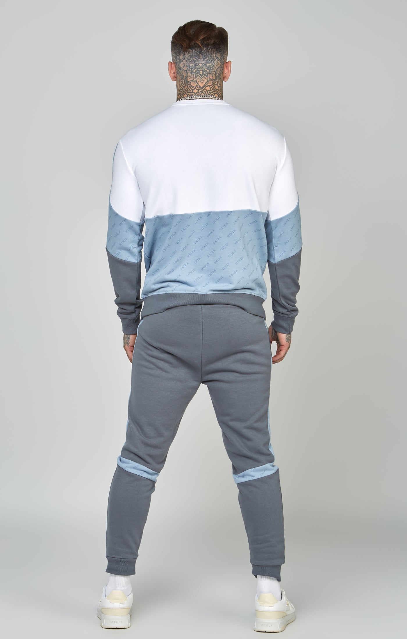 Laad de afbeelding in de Galerij viewer, White Cut &amp; Sew Relaxed Fit Sweatshirt (4)