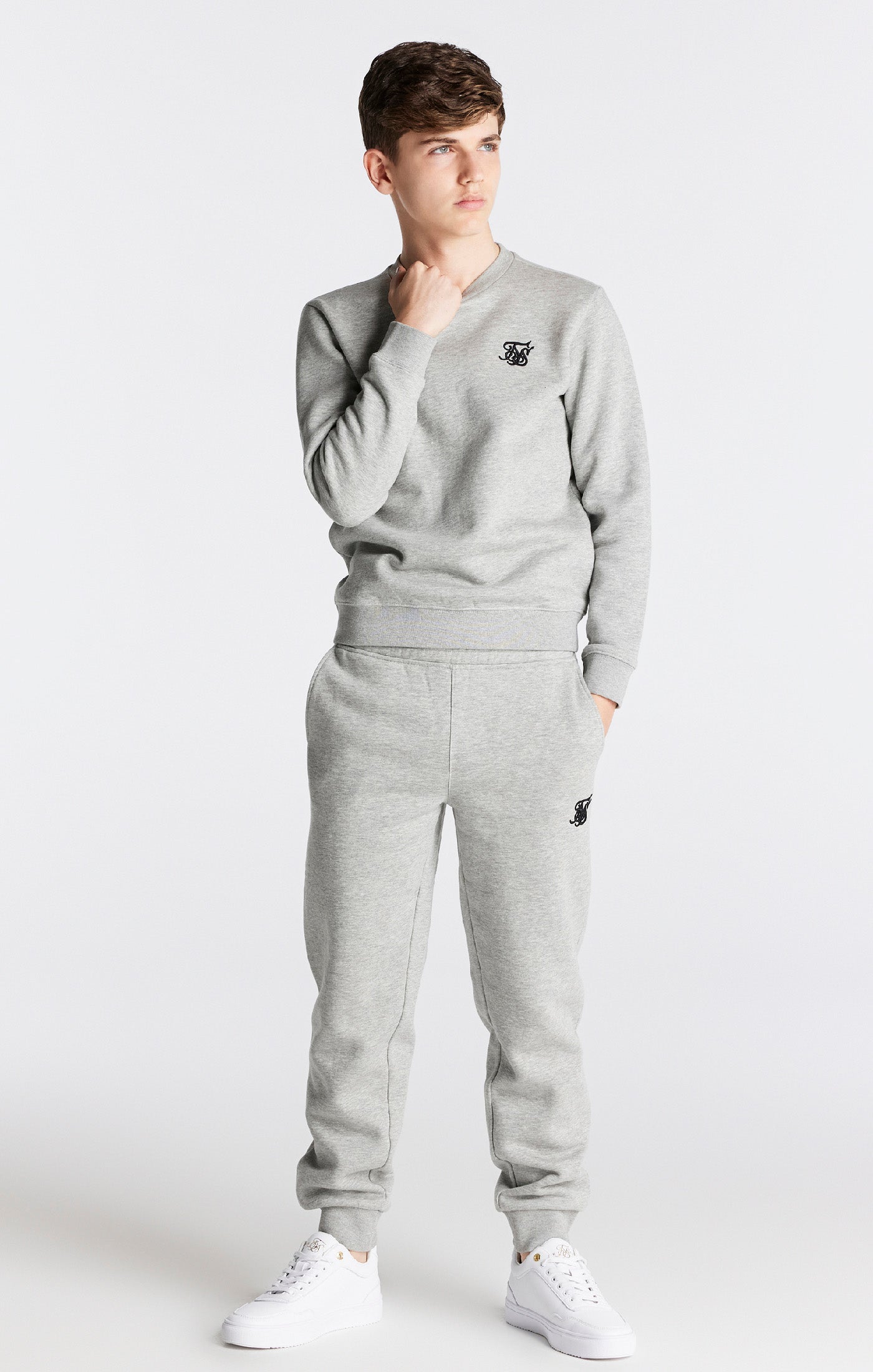 Laad de afbeelding in de Galerij viewer, Essentials voor jongens - Sweatshirt in de kleur ‘grijs Marl’ (3)