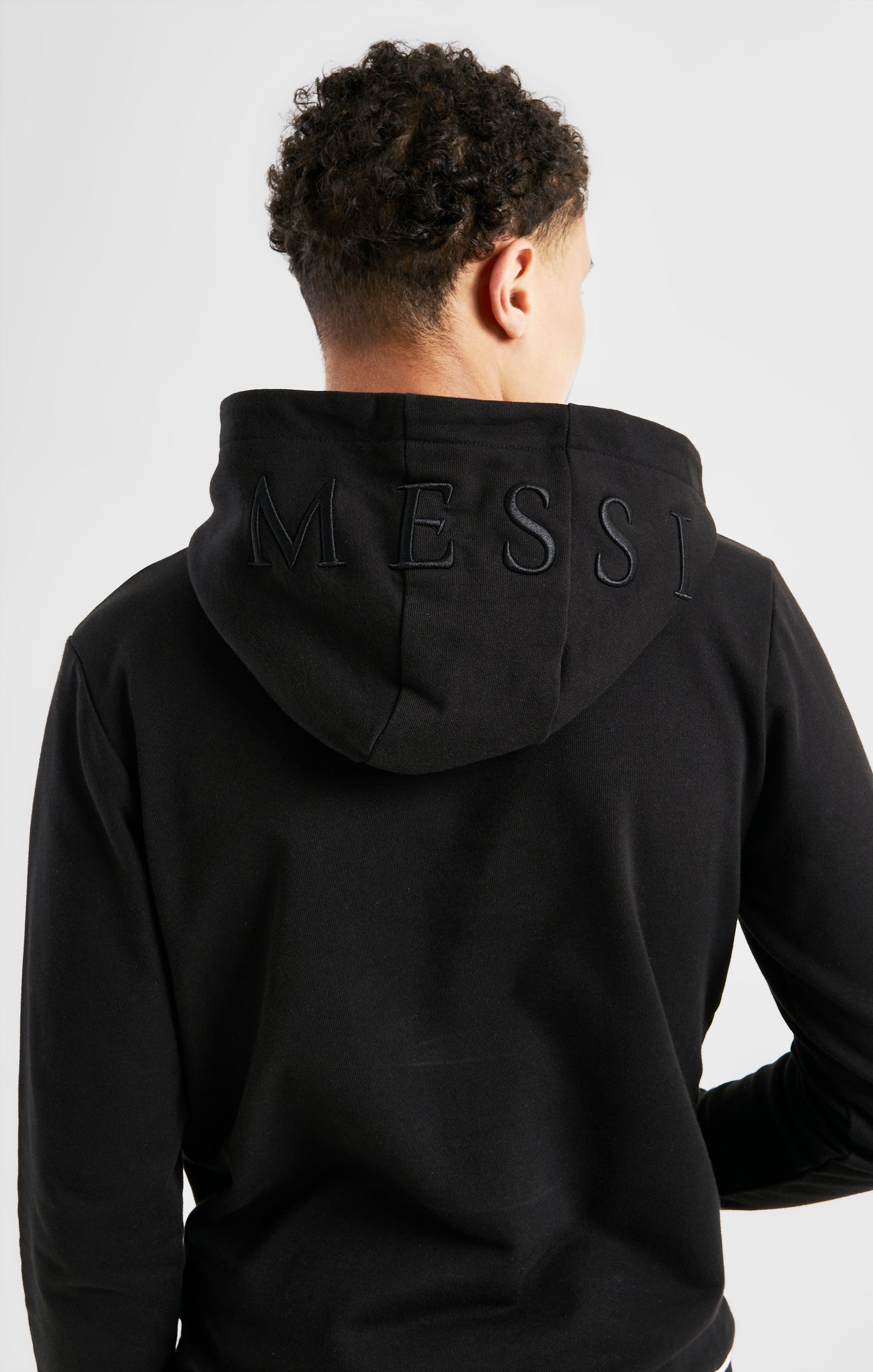 Laad de afbeelding in de Galerij viewer, Messi x SikSilk Logo Overhead Hoodie - Black (5)