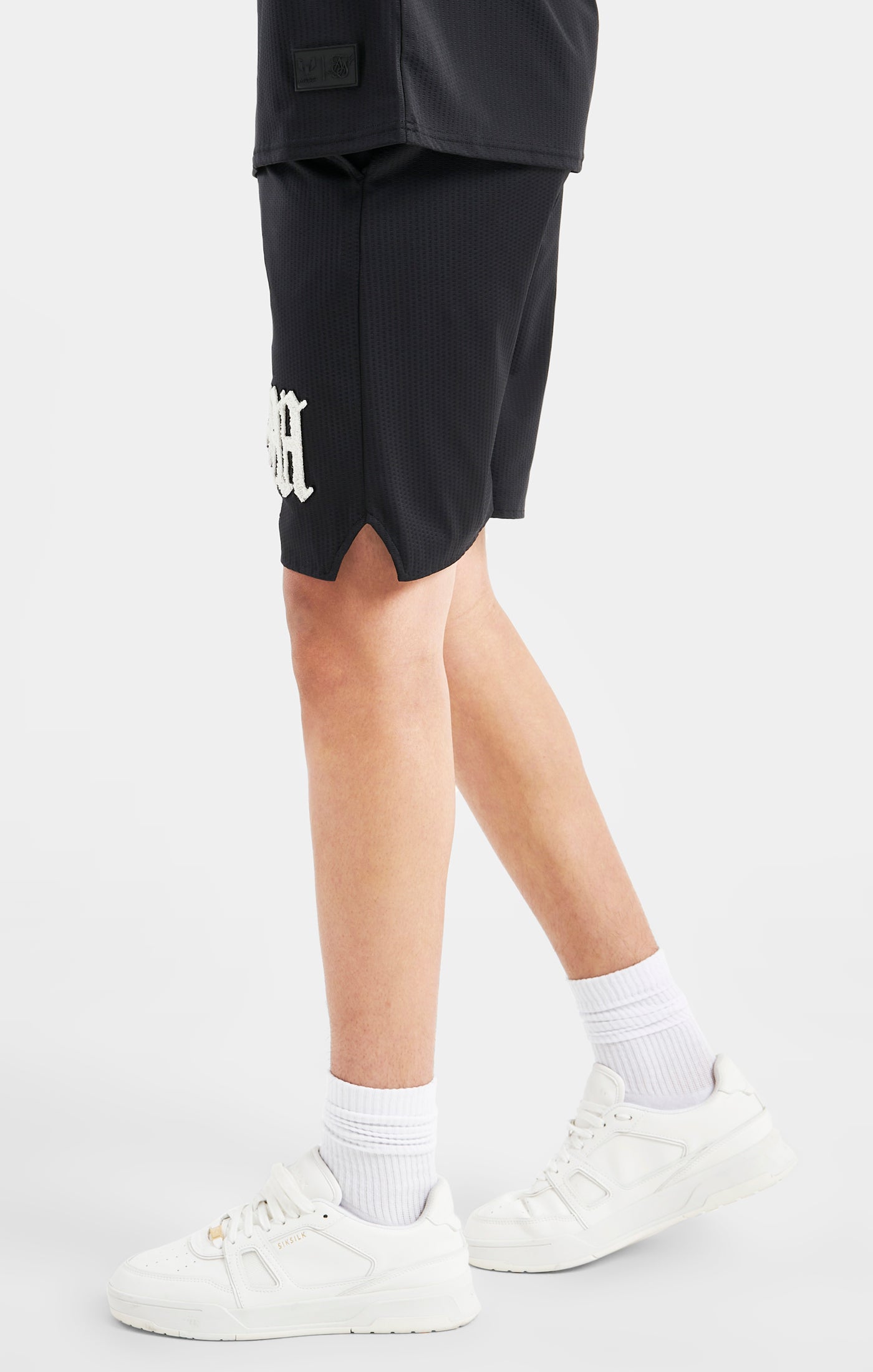 Laad de afbeelding in de Galerij viewer, Messi x SikSilk Logo Loose Fit Shorts - Black (1)