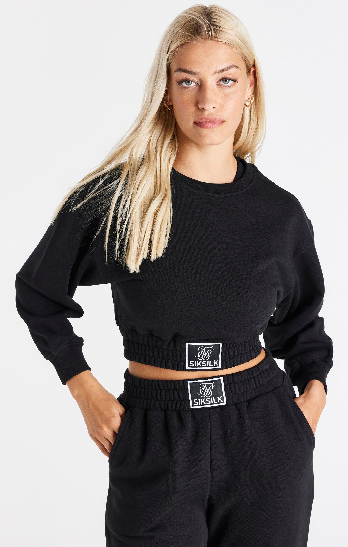 Laad de afbeelding in de Galerij viewer, SikSilk Essential Sweater - Black