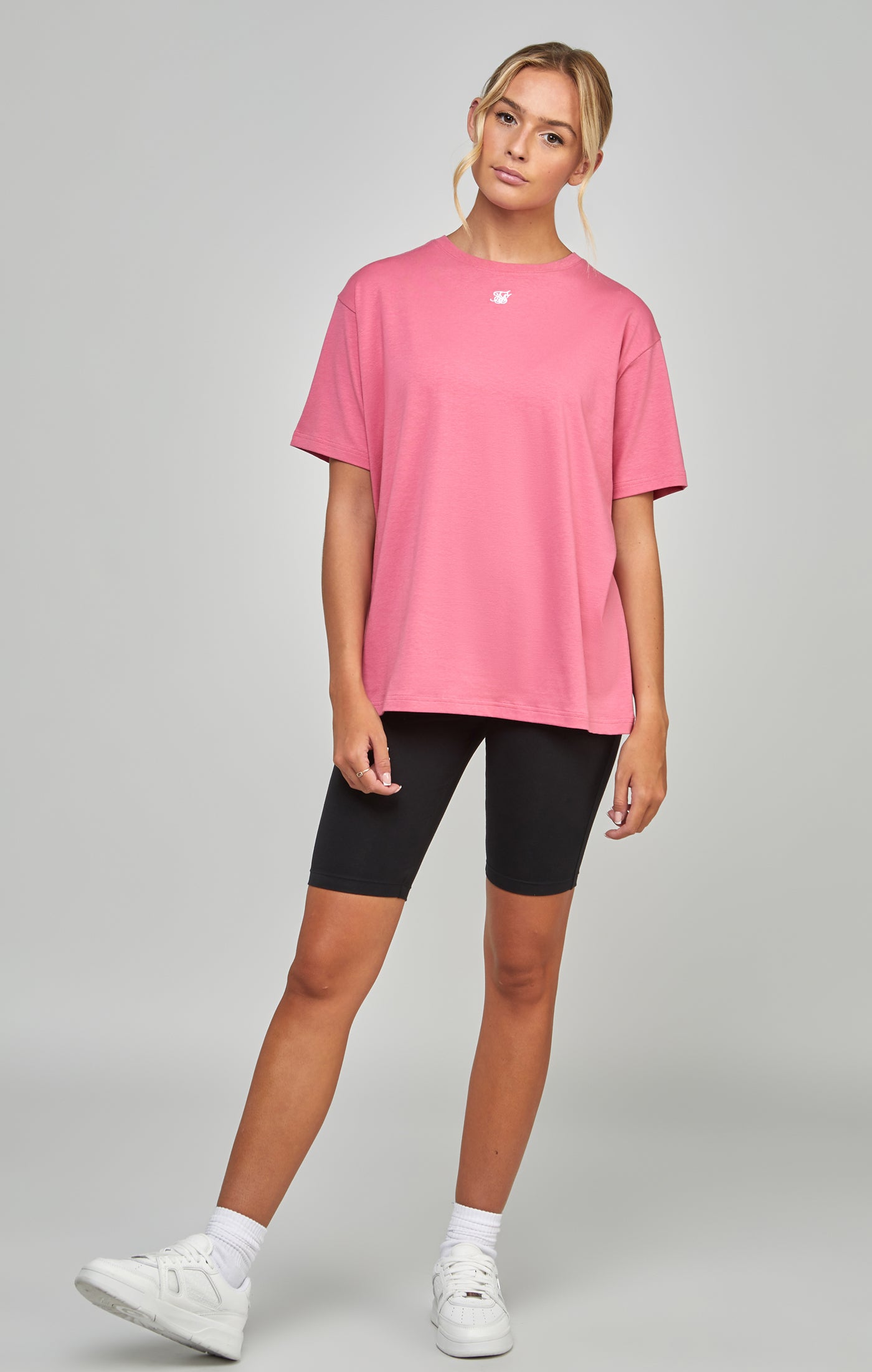 Laad de afbeelding in de Galerij viewer, Essentials - Roze Boyfriend fit T-shirt (3)