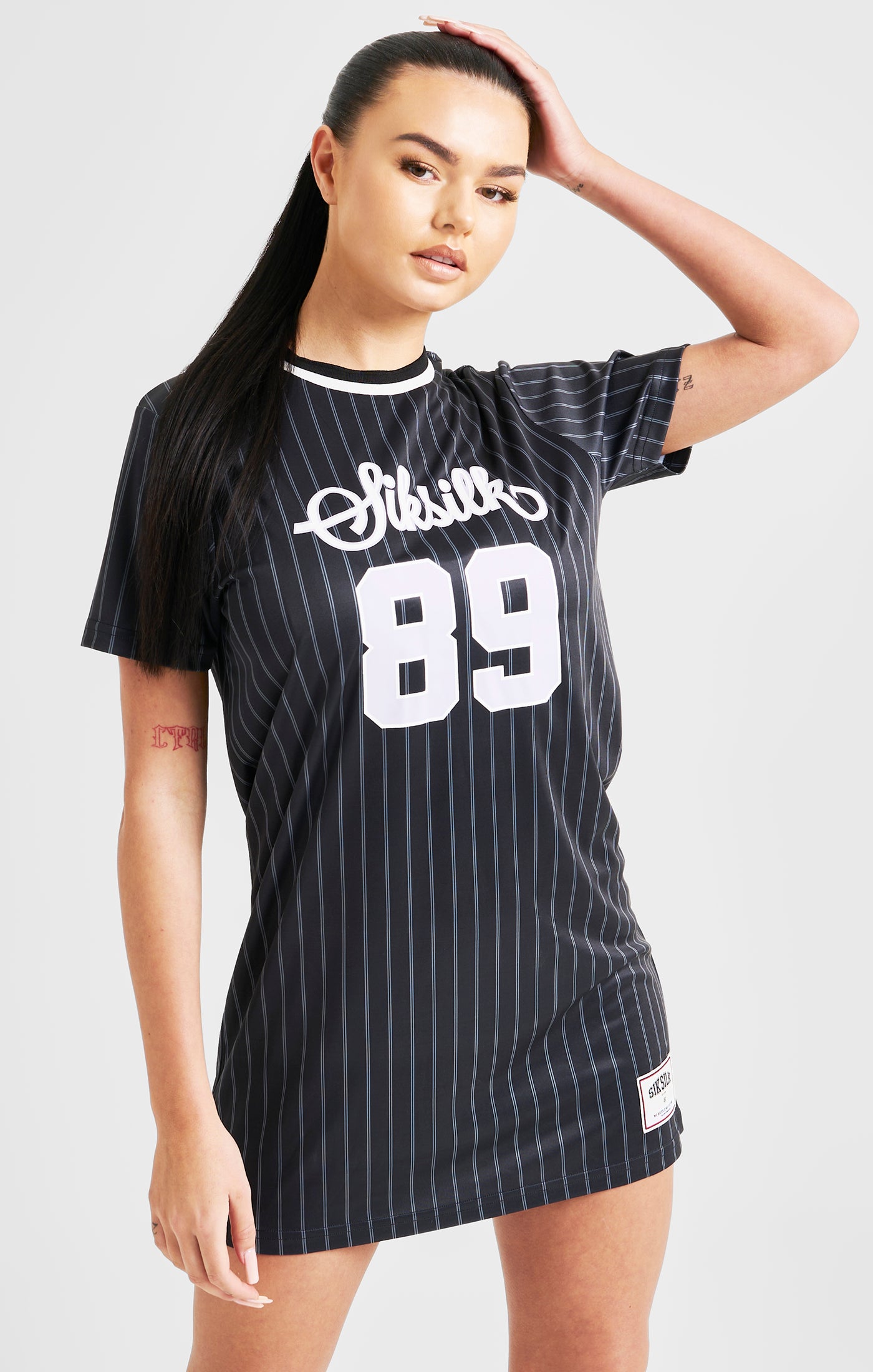 Laad de afbeelding in de Galerij viewer, Black Pinstripe Basketball Dress