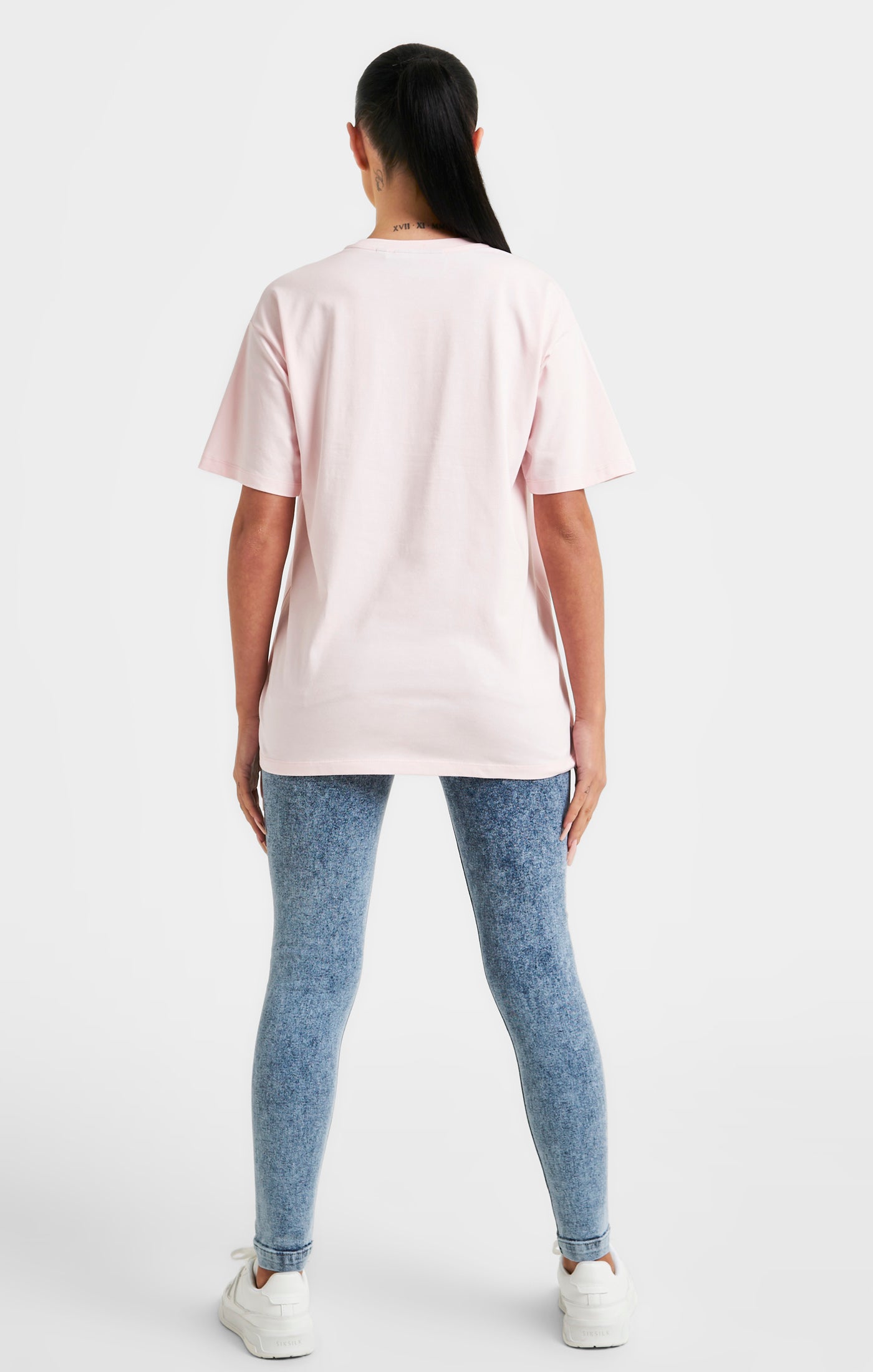 Laad de afbeelding in de Galerij viewer, Pink Embroidered Boyfriend T-Shirt (4)
